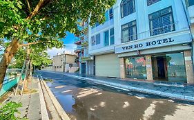Ven Hồ Hotel